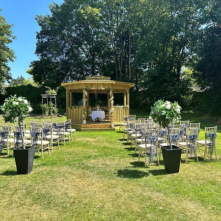 Findon Manor Hotel Exterior foto