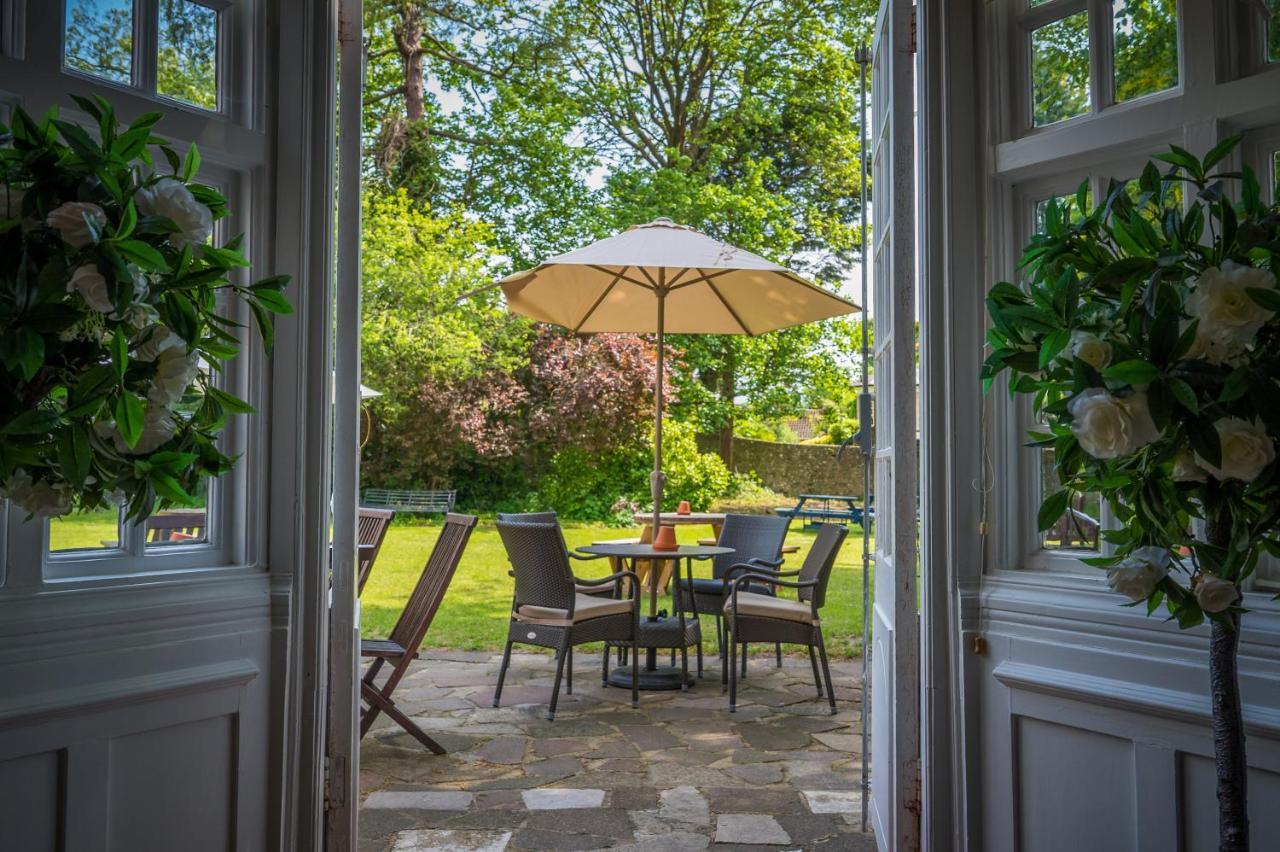 Findon Manor Hotel Exterior foto