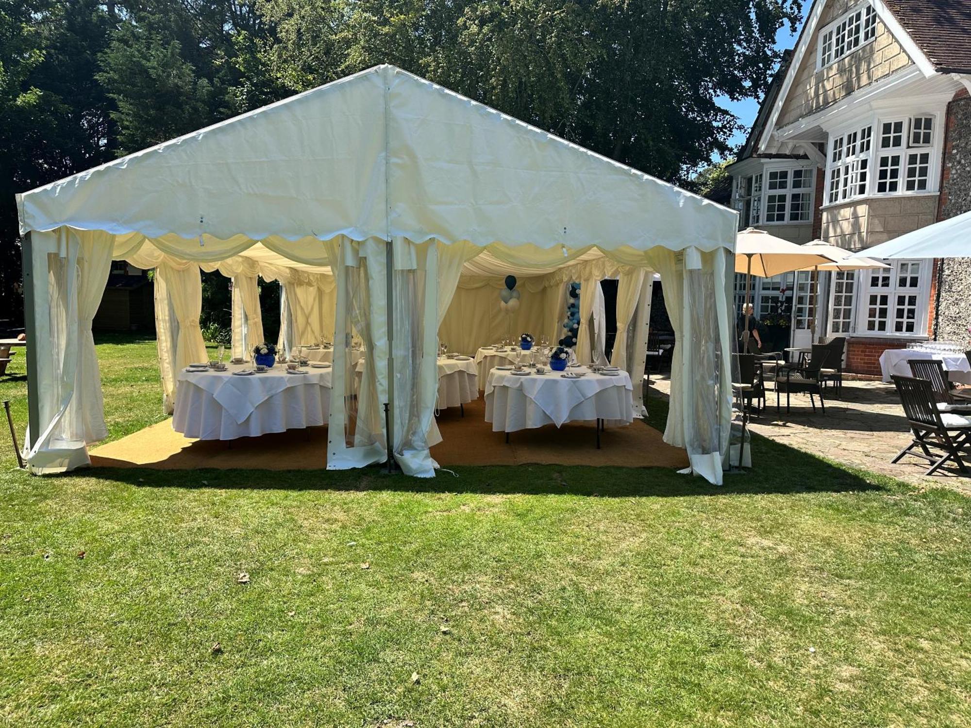 Findon Manor Hotel Exterior foto
